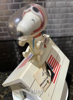 Vintage Wood Snoopy Apollo Astronaut Music Box Schmidt Bros