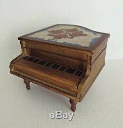 Vtg Grand Piano Italian Florentine Guild Wood Music Musical Jewelry Box RARE