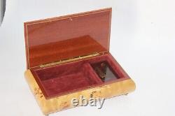 Vtg Reuge Italian Jewelry Box Wood Inlay Floral Music Box Play Endless love 11