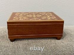 Vtg Swiss Reuge Lacquered Wood Jewelry Music Box Scrolling Design Love Story