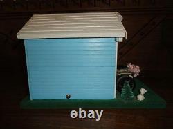 Wooden Musical Moving Antique Car Garage Bride & Groom Just Married Music Box