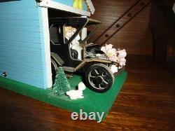 Wooden Musical Moving Antique Car Garage Bride & Groom Just Married Music Box